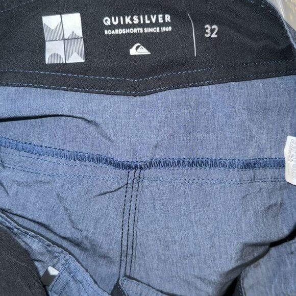 Quiksilver Mens 32 Blue Boardshorts With Drawstring Closure & Back Zipper Pocket - Picture 3 of 7